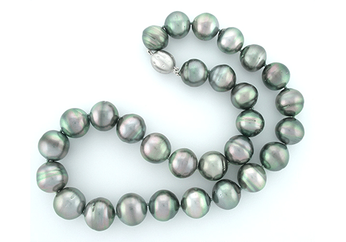 Black Tahitian pearl necklace